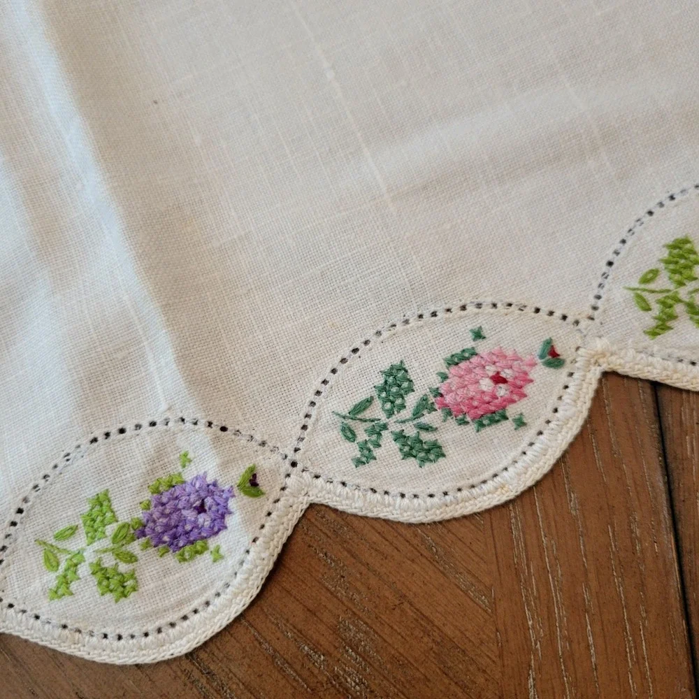 Vintage Linen Floral Cross stitch Luncheon Placemats And Napkins 3 Sets